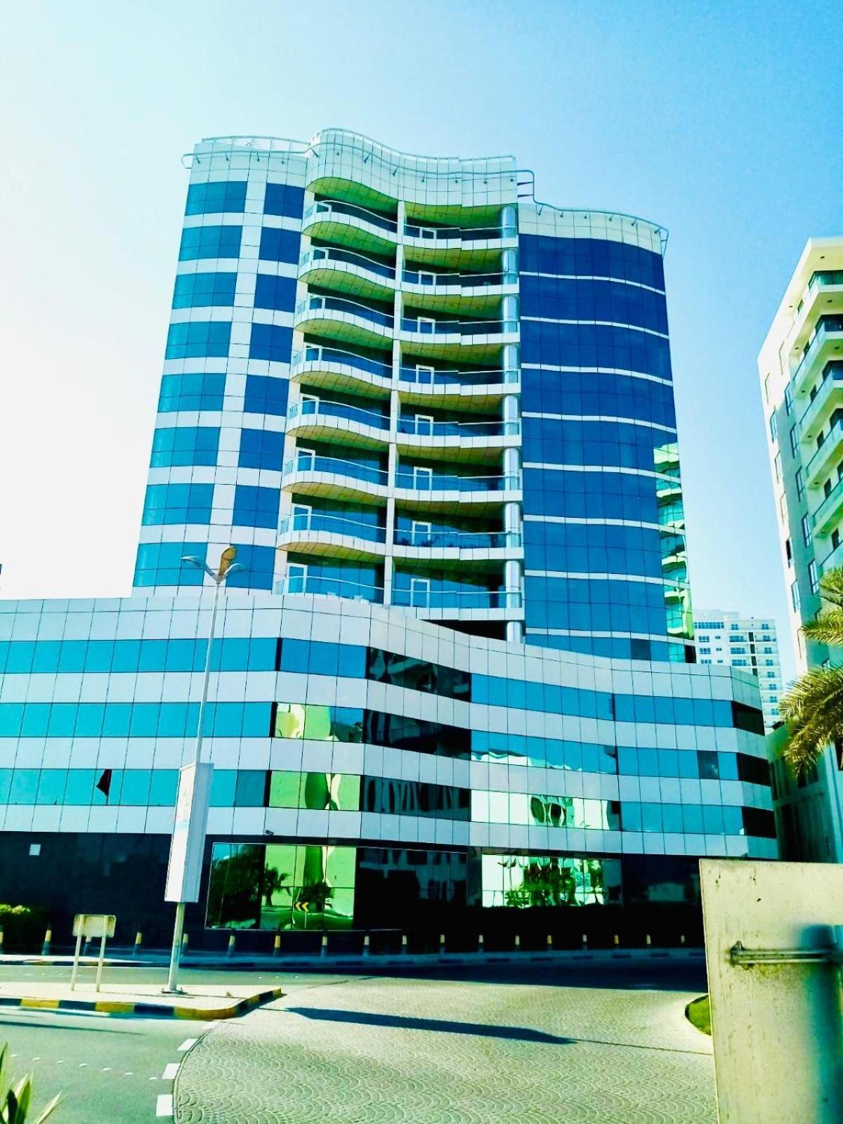 Saxophone Suites Muharraq Exteriér fotografie